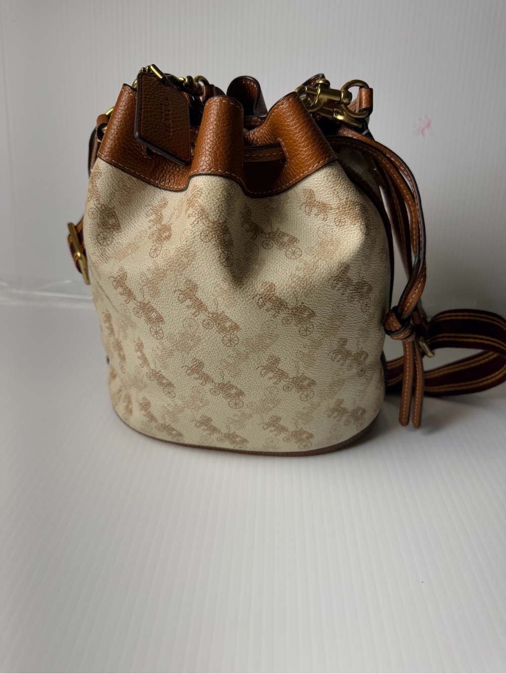 Coach horse and carriage print 2 way bag,ivory and brown - Picture 4 of 16